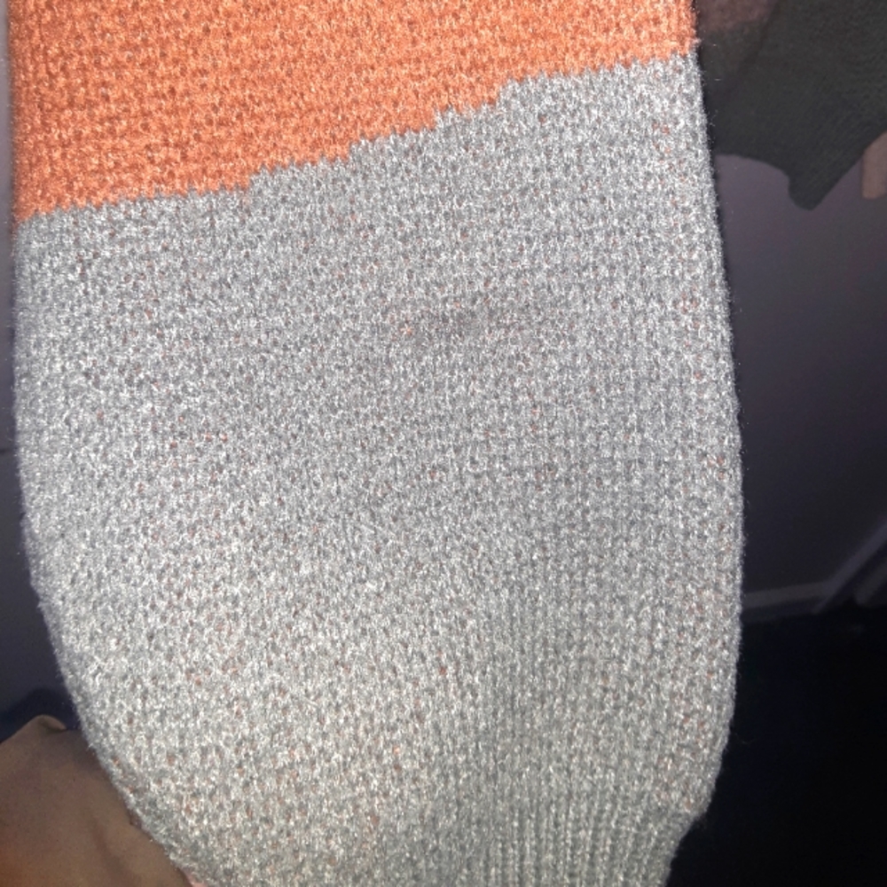 Sweater - Picture 7 of 7